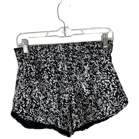 Lululemon Choose Side Short Black Chirasu Black Size 4 - Picture 5 of 8